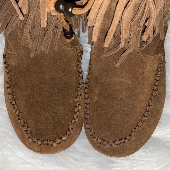 Minnetonka Double Fringe
Moccasin Boots - Picture 5 of 11